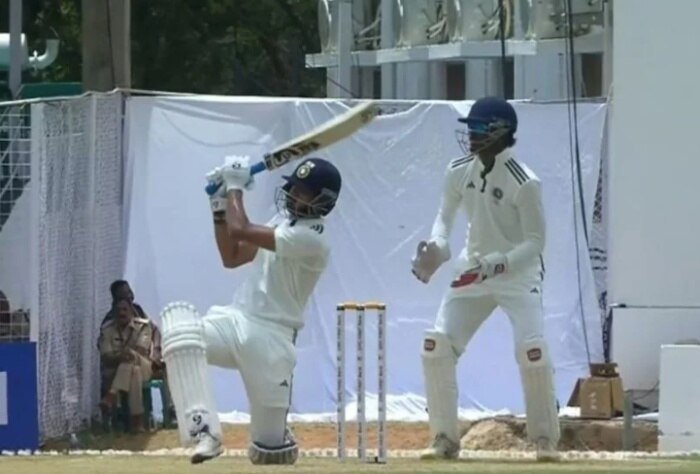 Axar Patel Smashes Consecutive Boundaries To Bring Up 50 Against India C In Duleep Trophy 2024